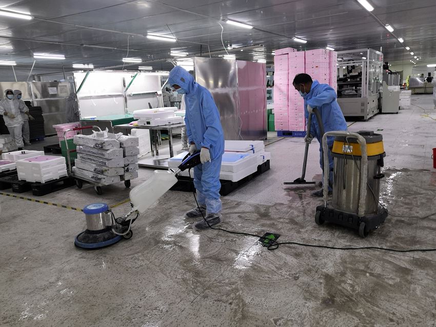 電子廠無(wú)塵車間PvC地膠清洗